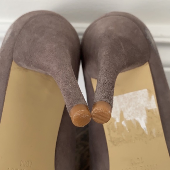 Nine West Pointed Grey suede pumps - Picture 5 of 7